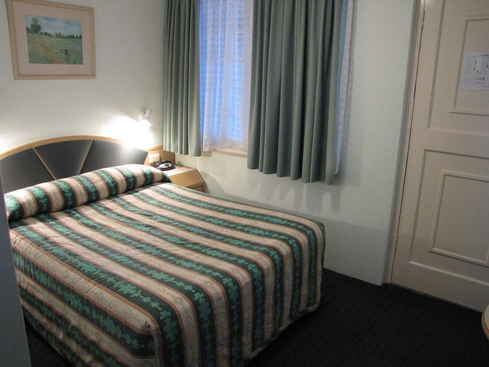 Colonial Terrace Motor Inn Raymond Terrace Exteriér fotografie