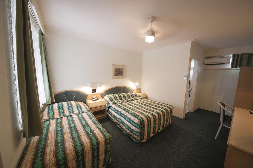 Colonial Terrace Motor Inn Raymond Terrace Exteriér fotografie
