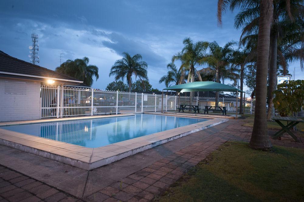 Colonial Terrace Motor Inn Raymond Terrace Exteriér fotografie
