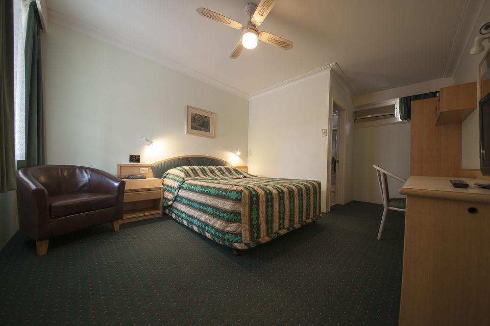 Colonial Terrace Motor Inn Raymond Terrace Exteriér fotografie