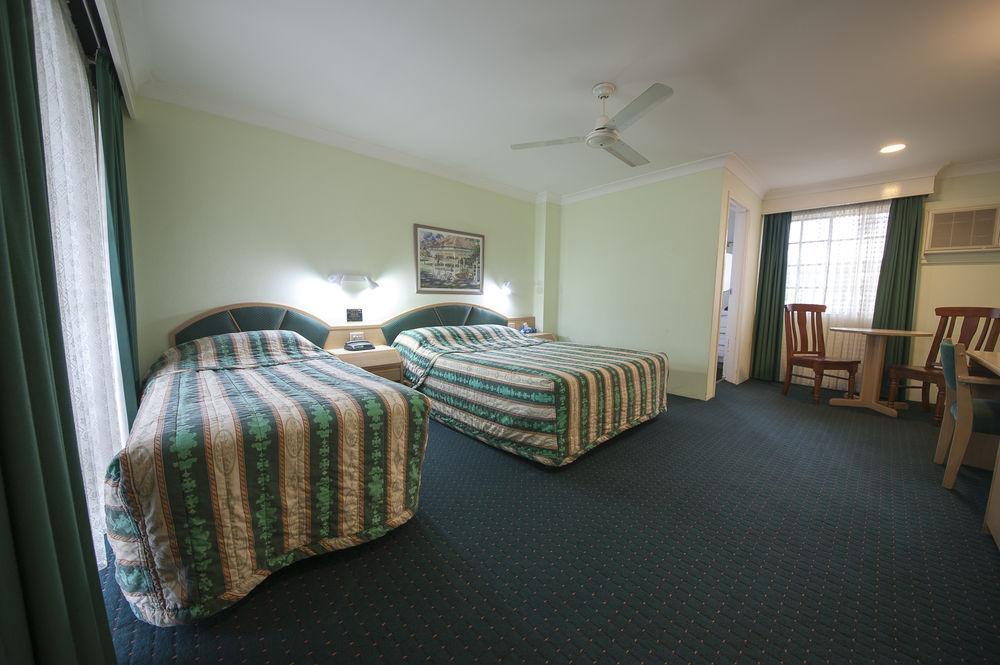 Colonial Terrace Motor Inn Raymond Terrace Exteriér fotografie