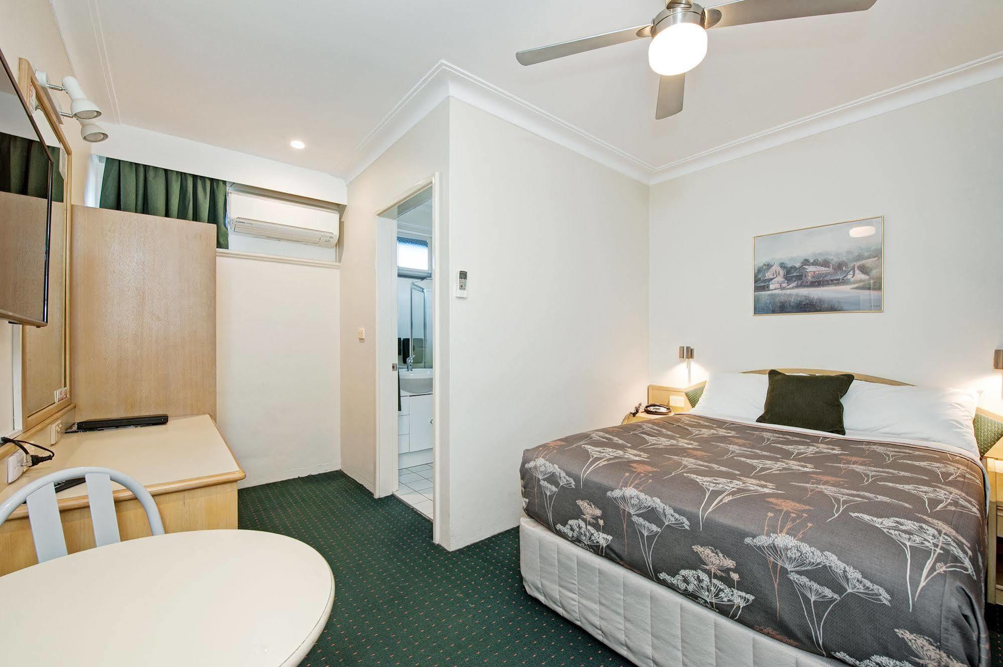 Colonial Terrace Motor Inn Raymond Terrace Exteriér fotografie