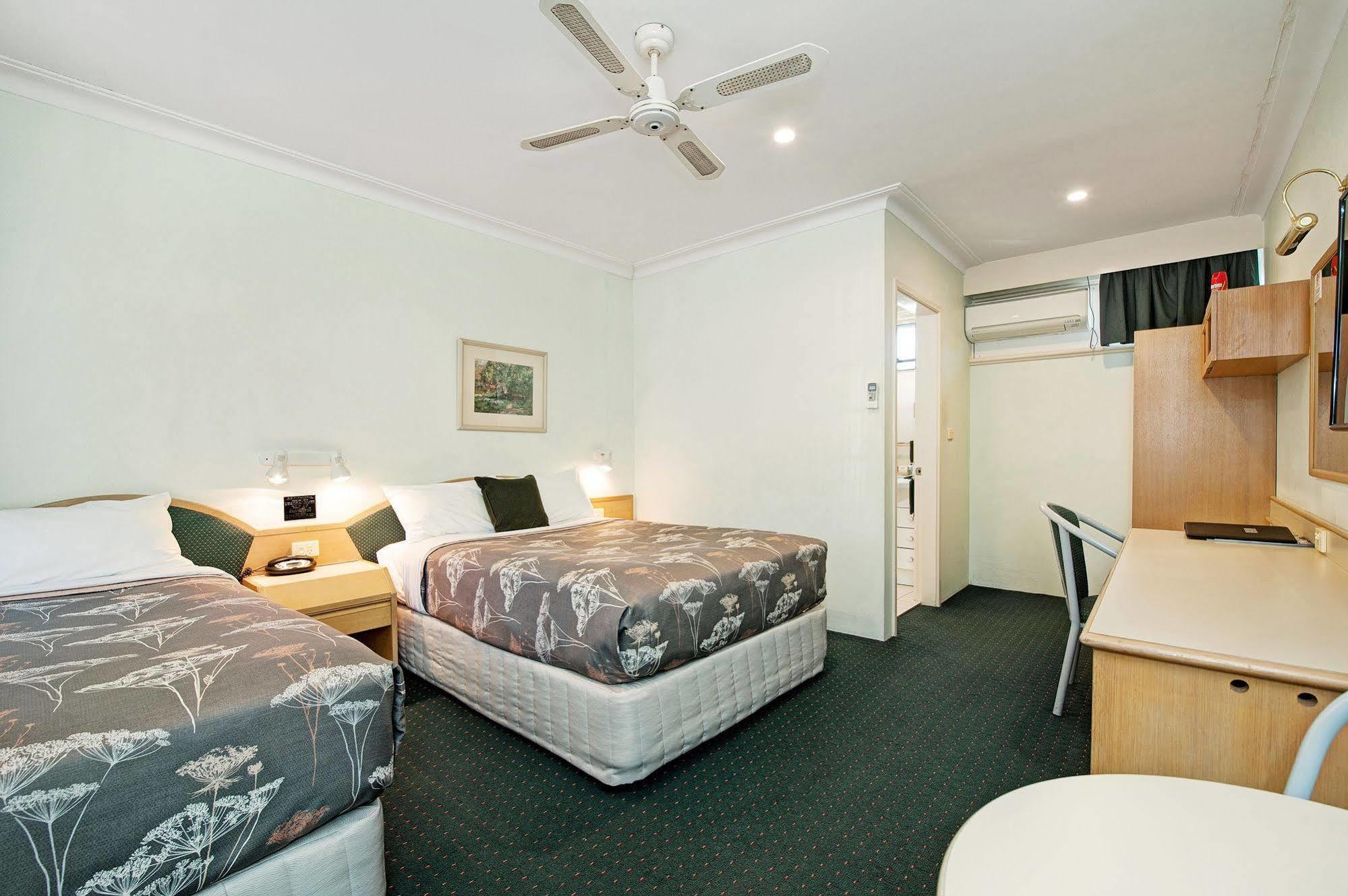 Colonial Terrace Motor Inn Raymond Terrace Exteriér fotografie