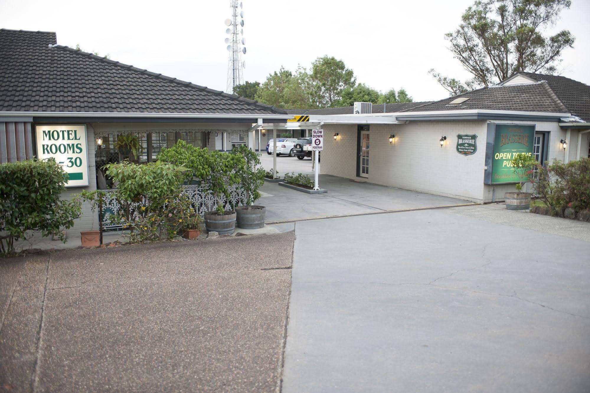 Colonial Terrace Motor Inn Raymond Terrace Exteriér fotografie
