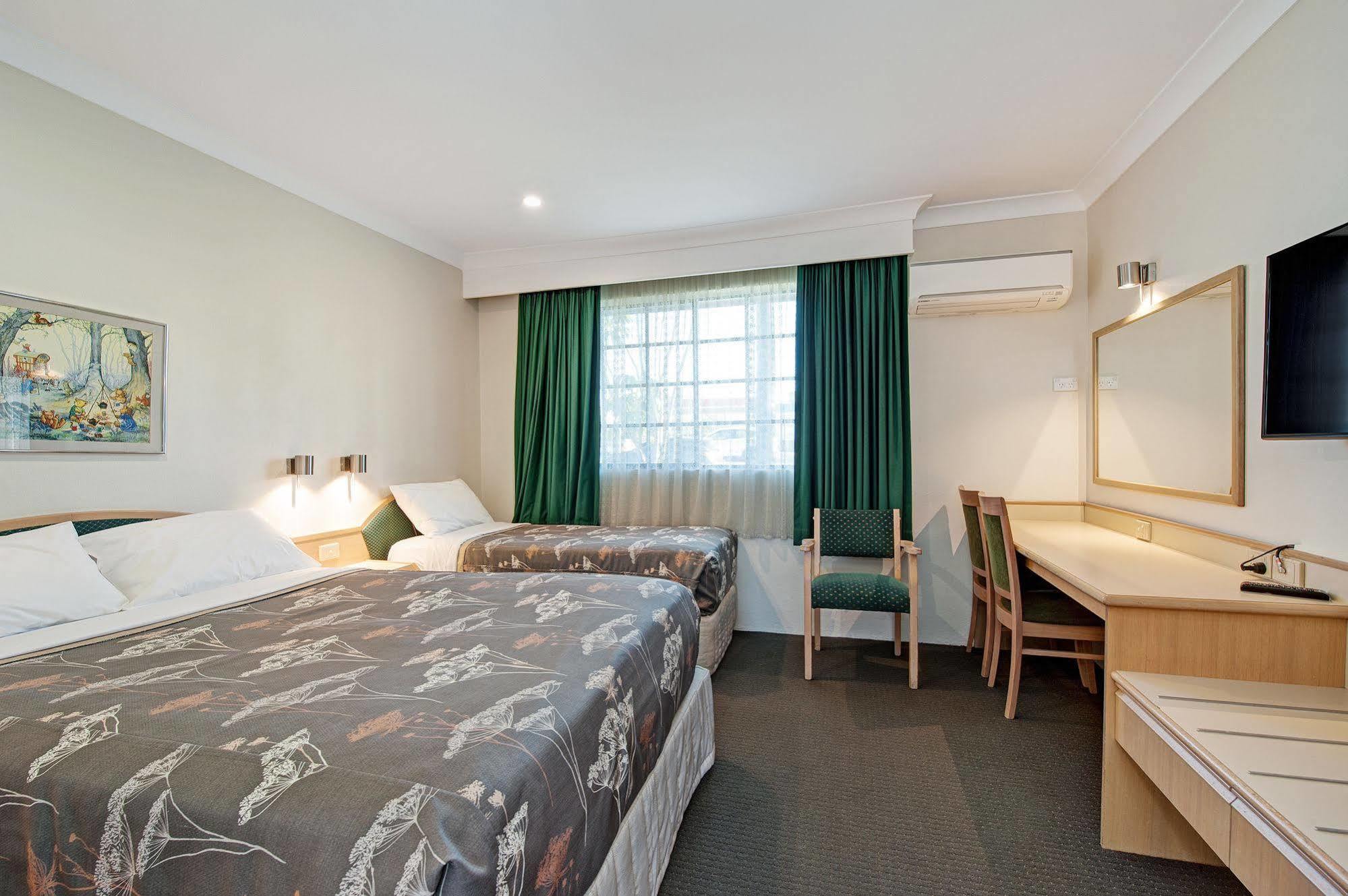 Colonial Terrace Motor Inn Raymond Terrace Exteriér fotografie
