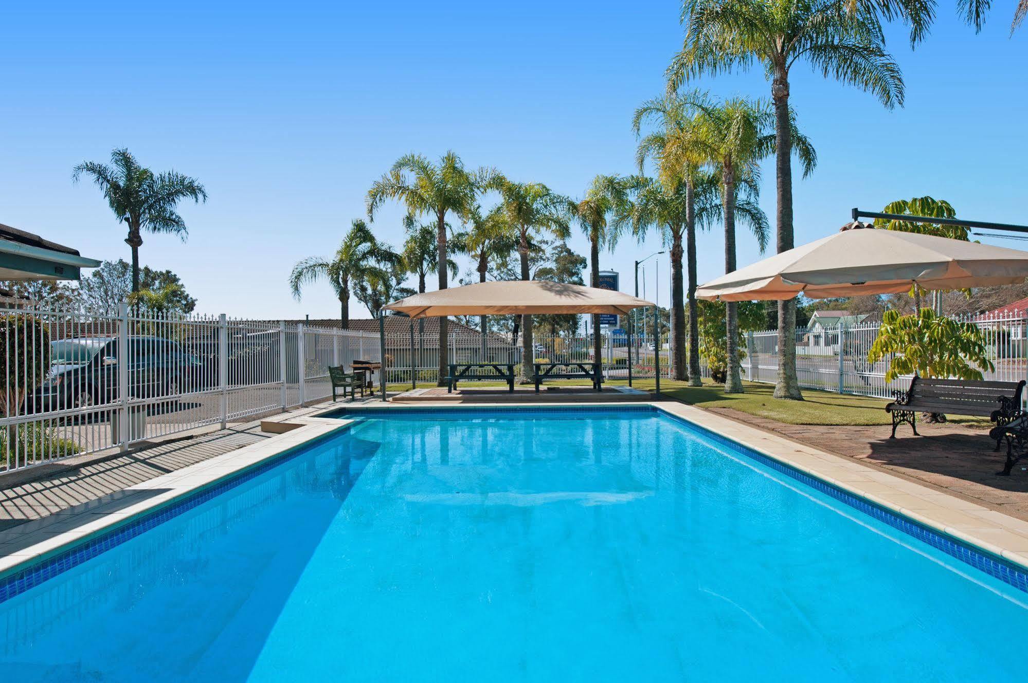 Colonial Terrace Motor Inn Raymond Terrace Exteriér fotografie